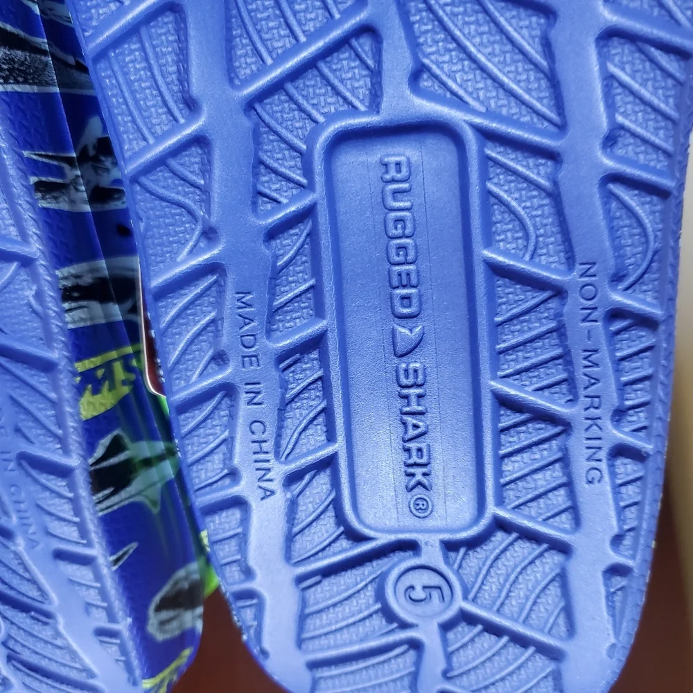 NWT‎ Rugged Shark Big Boys EVA Swivel Strap Clogs Size 5 Blue Green